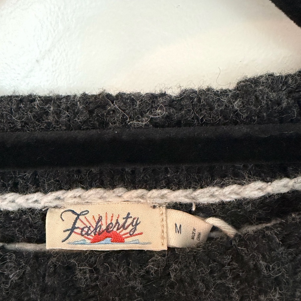 Faherty Pattern Sweater - image 3